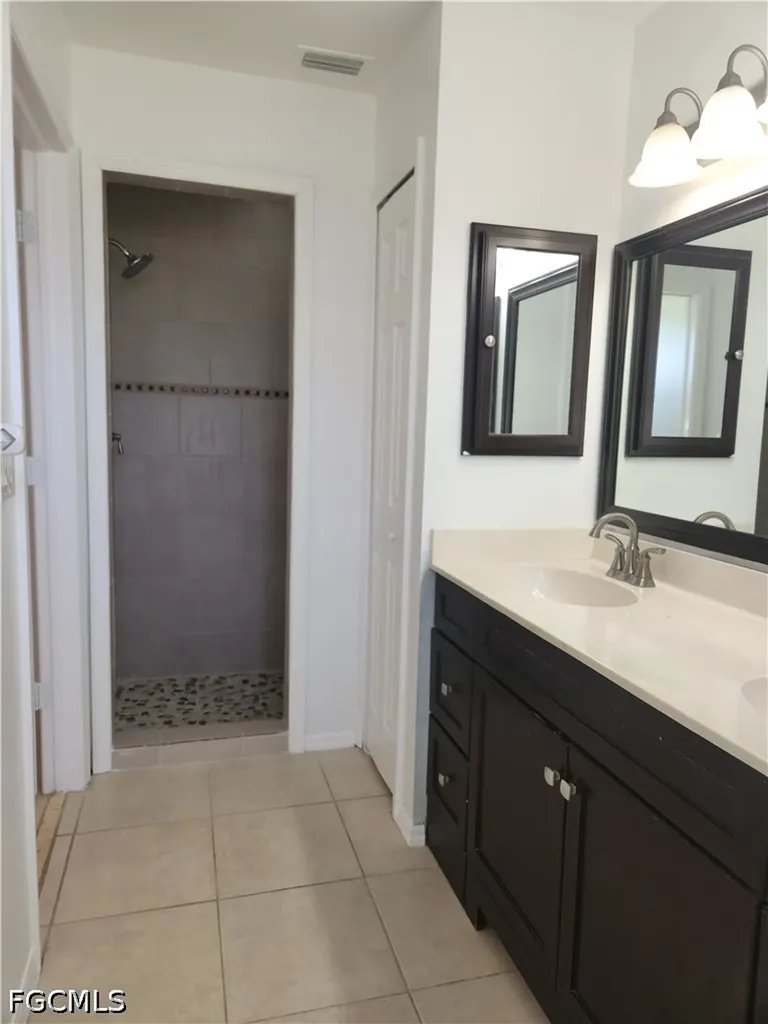 4714 Skyline Boulevard Cape Coral FL 33914