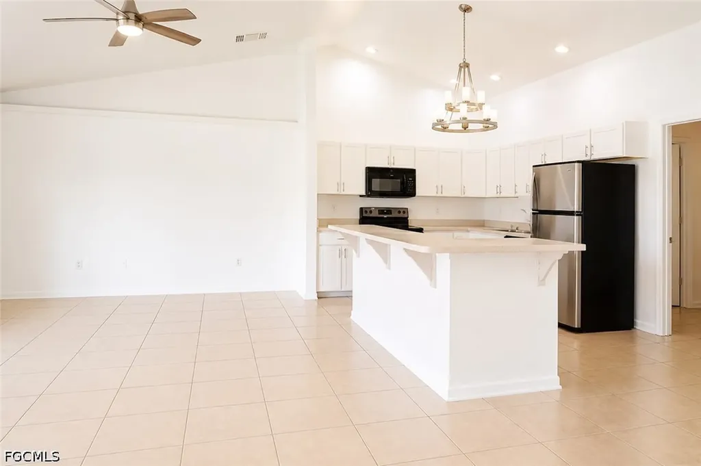4714 Skyline Boulevard Cape Coral FL 33914