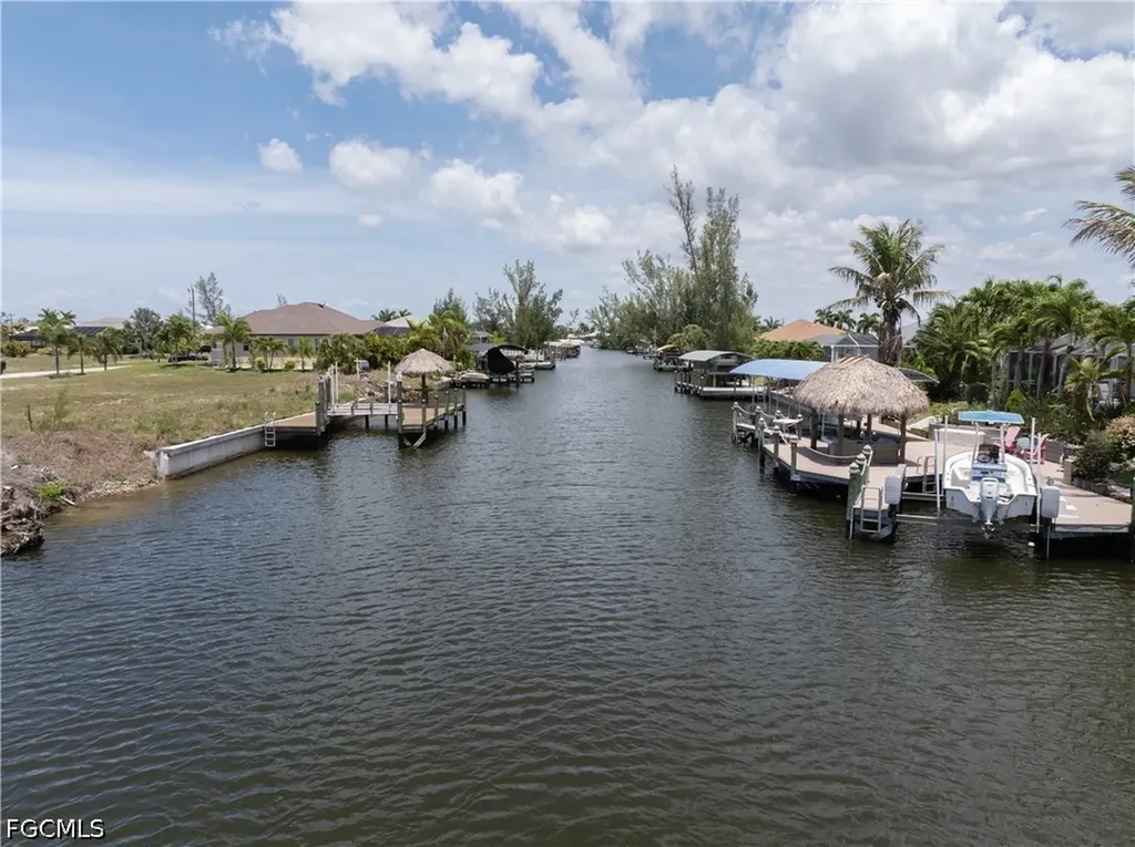 1637 NW 39th Avenue Cape Coral FL 33993