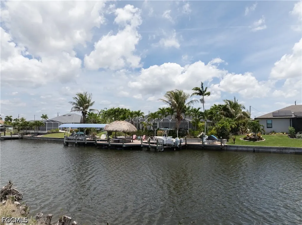 1637 NW 39th Avenue Cape Coral FL 33993