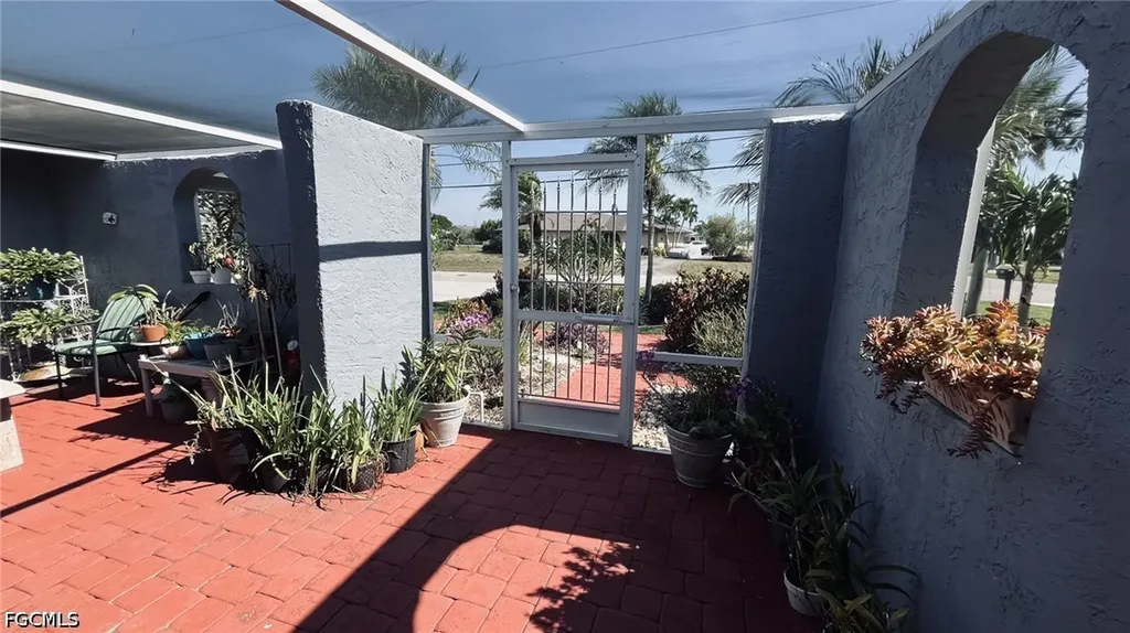 145 SE 32nd Street Cape Coral FL 33904