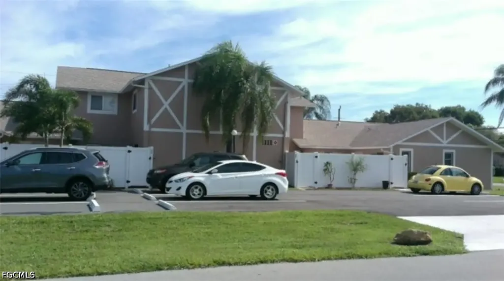1021 SE 8th Terrace Cape Coral FL 33990