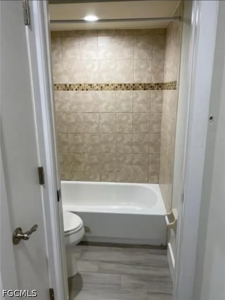 1021 SE 8th Terrace Cape Coral FL 33990