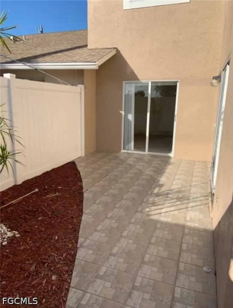 1021 SE 8th Terrace Cape Coral FL 33990