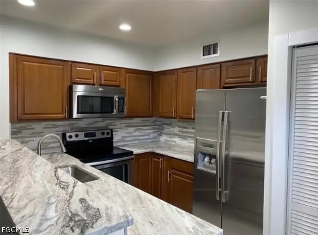 1021 SE 8th Terrace Cape Coral FL 33990