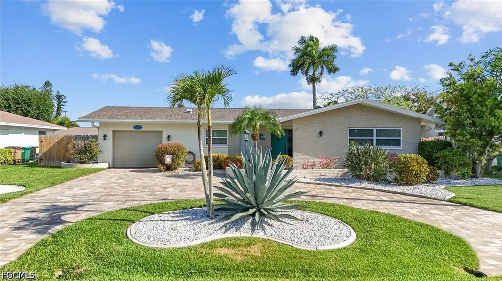 4116 Country Club Boulevard Cape Coral FL 33904