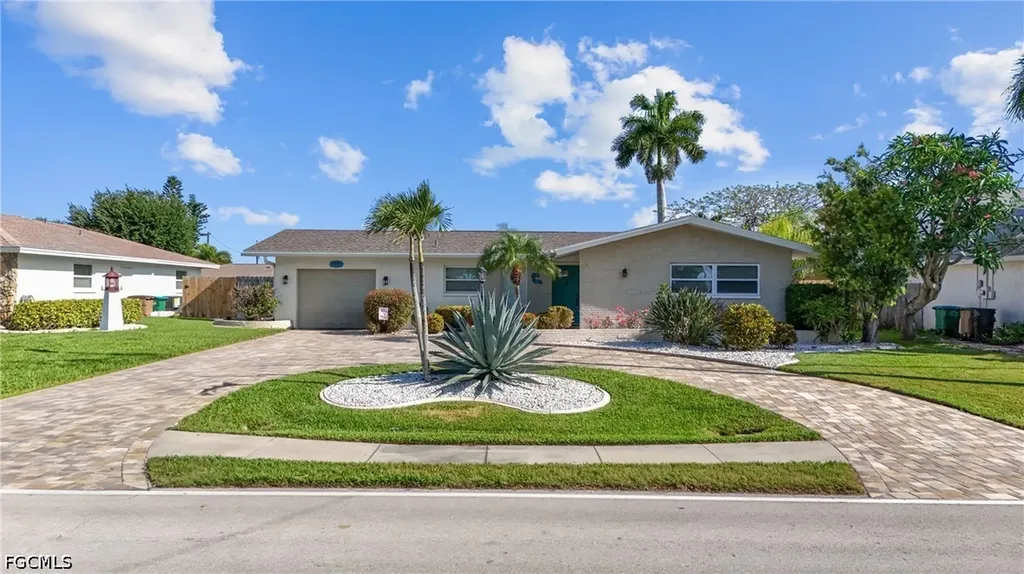 4116 Country Club Boulevard Cape Coral FL 33904