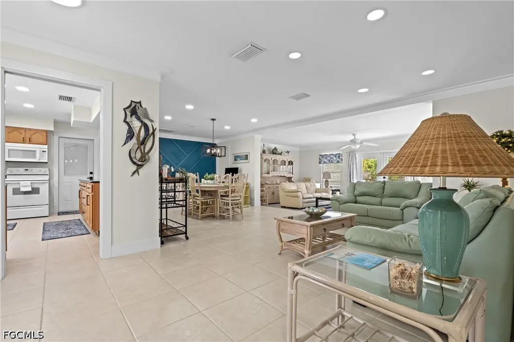 4116 Country Club Boulevard Cape Coral FL 33904
