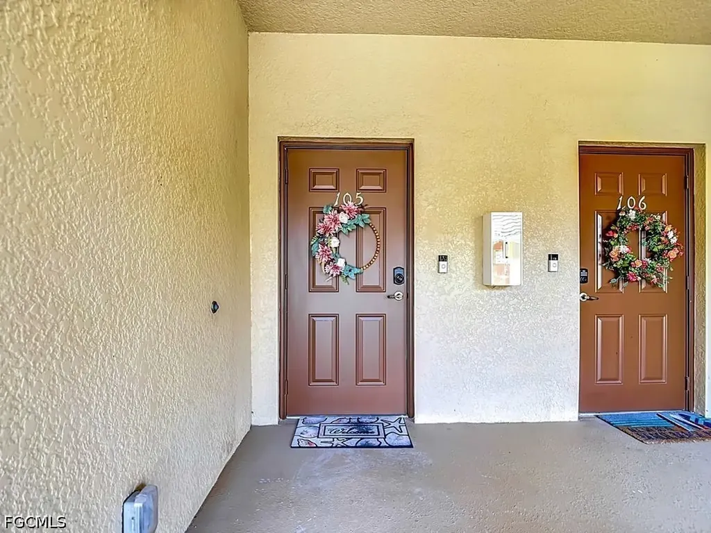 1051 Winding Pines Circle Cape Coral FL 33909