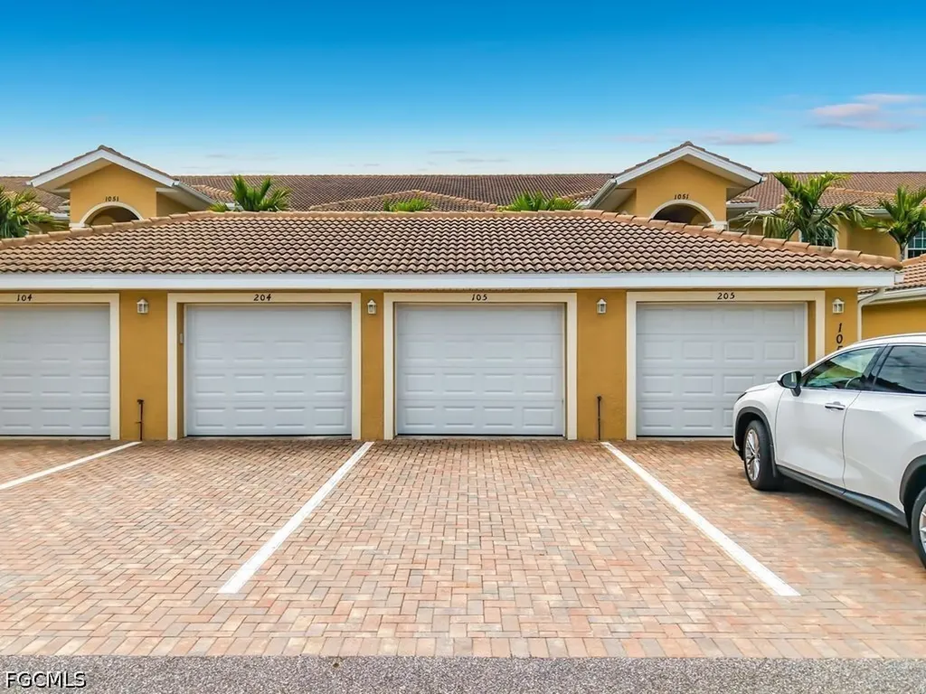 1051 Winding Pines Circle Cape Coral FL 33909