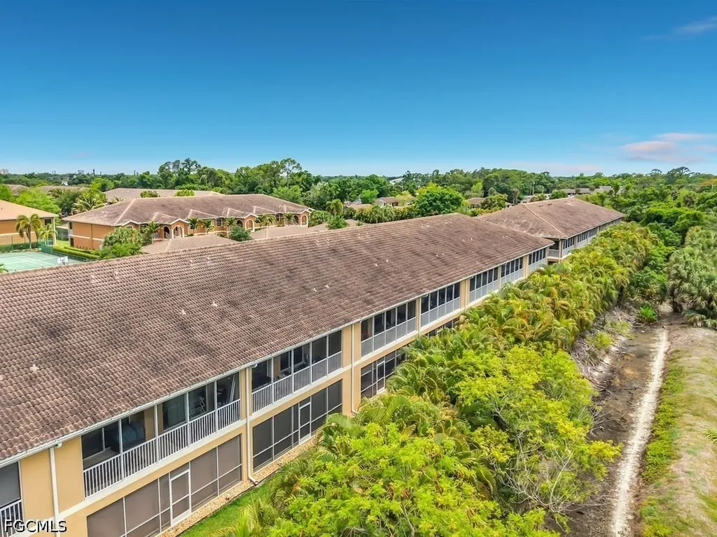 1051 Winding Pines Circle Cape Coral FL 33909