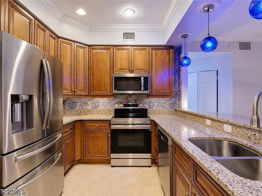 1051 Winding Pines Circle Cape Coral FL 33909
