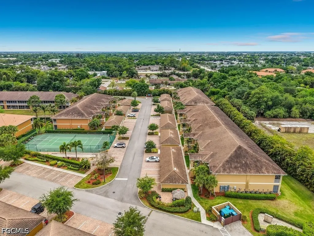 1051 Winding Pines Circle Cape Coral FL 33909