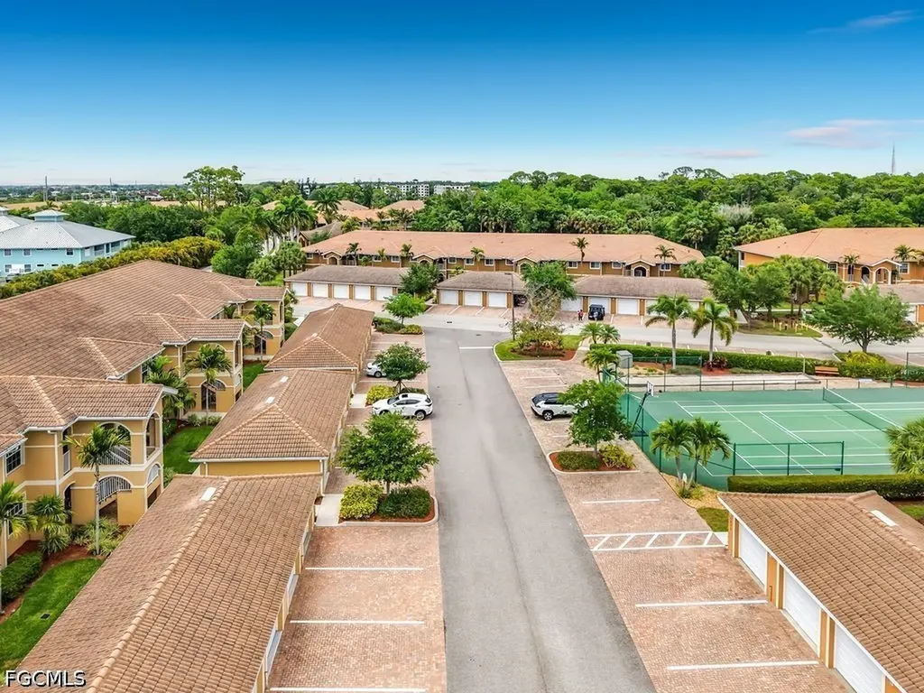1051 Winding Pines Circle Cape Coral FL 33909