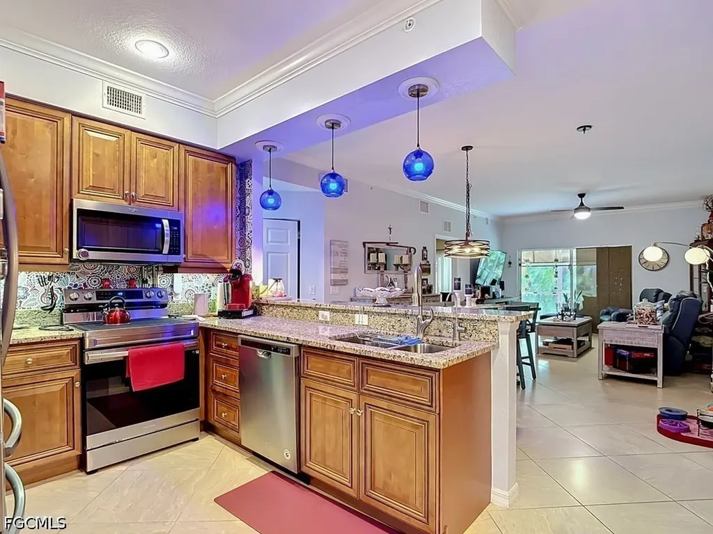1051 Winding Pines Circle Cape Coral FL 33909