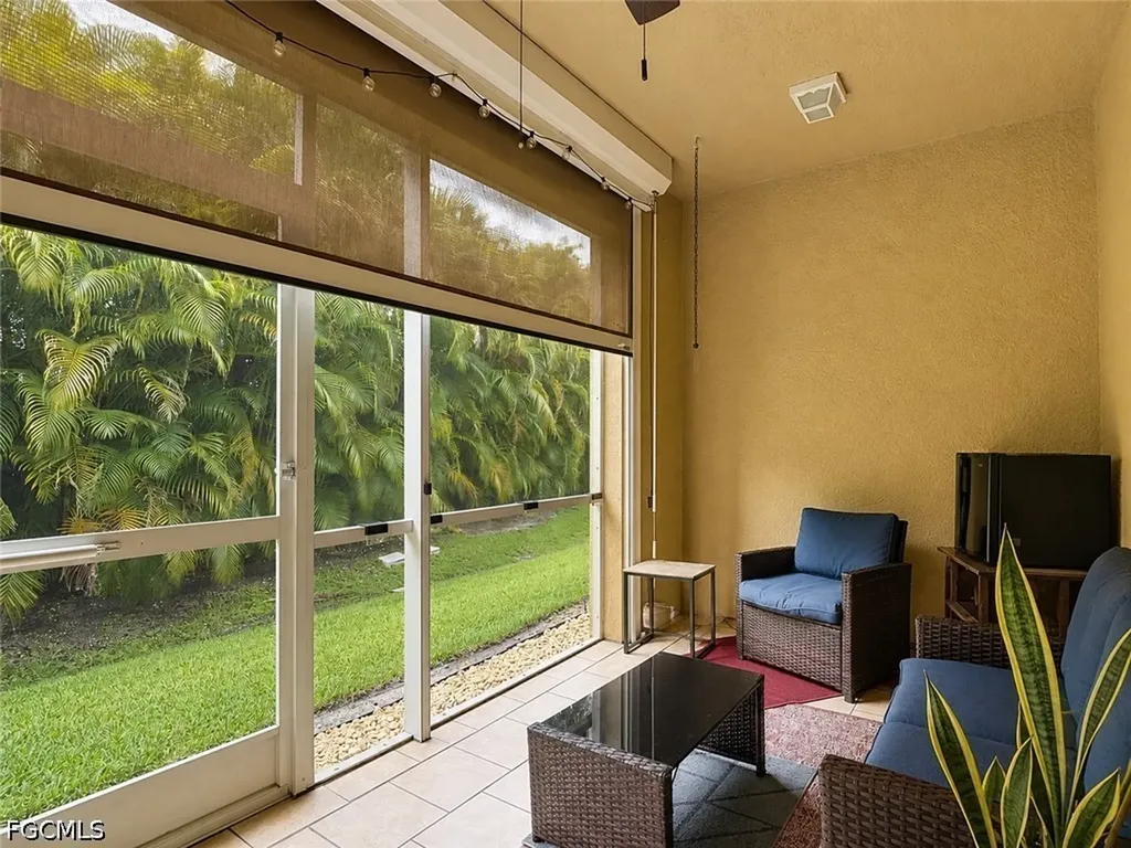 1051 Winding Pines Circle Cape Coral FL 33909