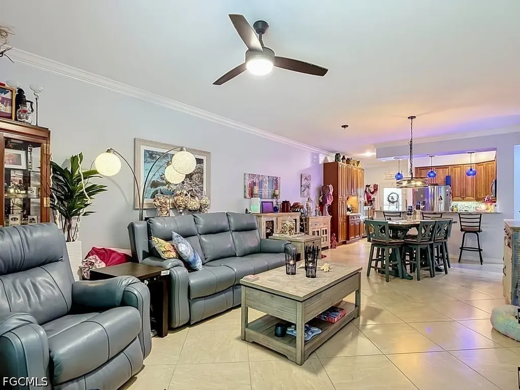 1051 Winding Pines Circle Cape Coral FL 33909