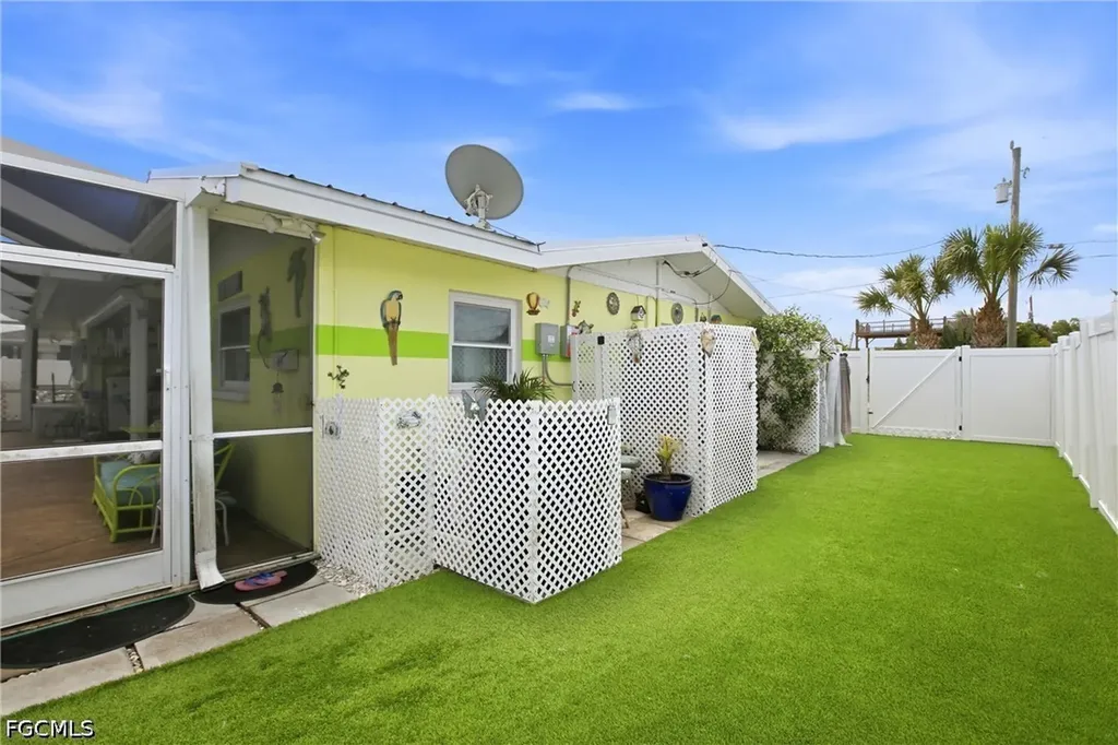 165 Tarpon Boulevard NW Port Charlotte FL 33952