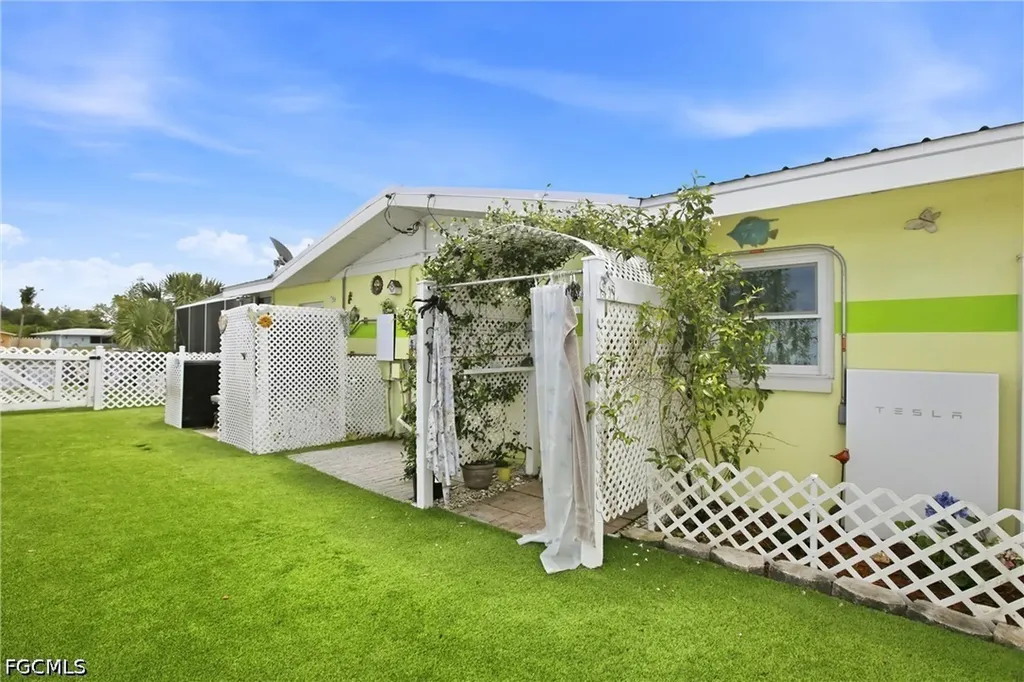 165 Tarpon Boulevard NW Port Charlotte FL 33952