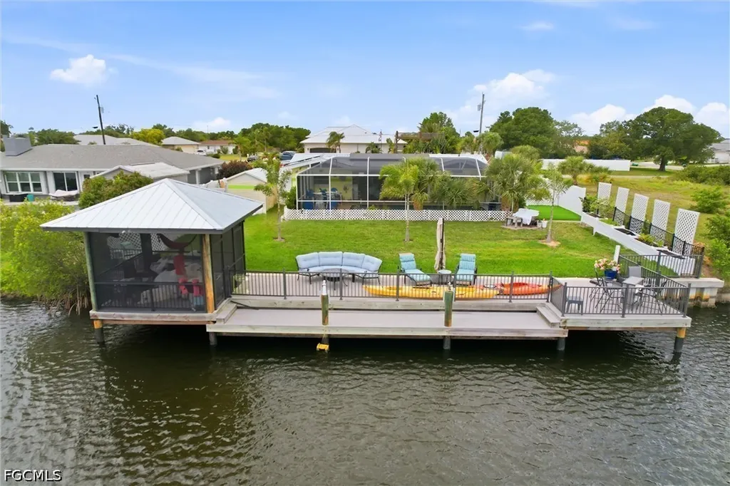 165 Tarpon Boulevard NW Port Charlotte FL 33952