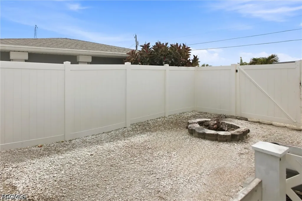 165 Tarpon Boulevard NW Port Charlotte FL 33952