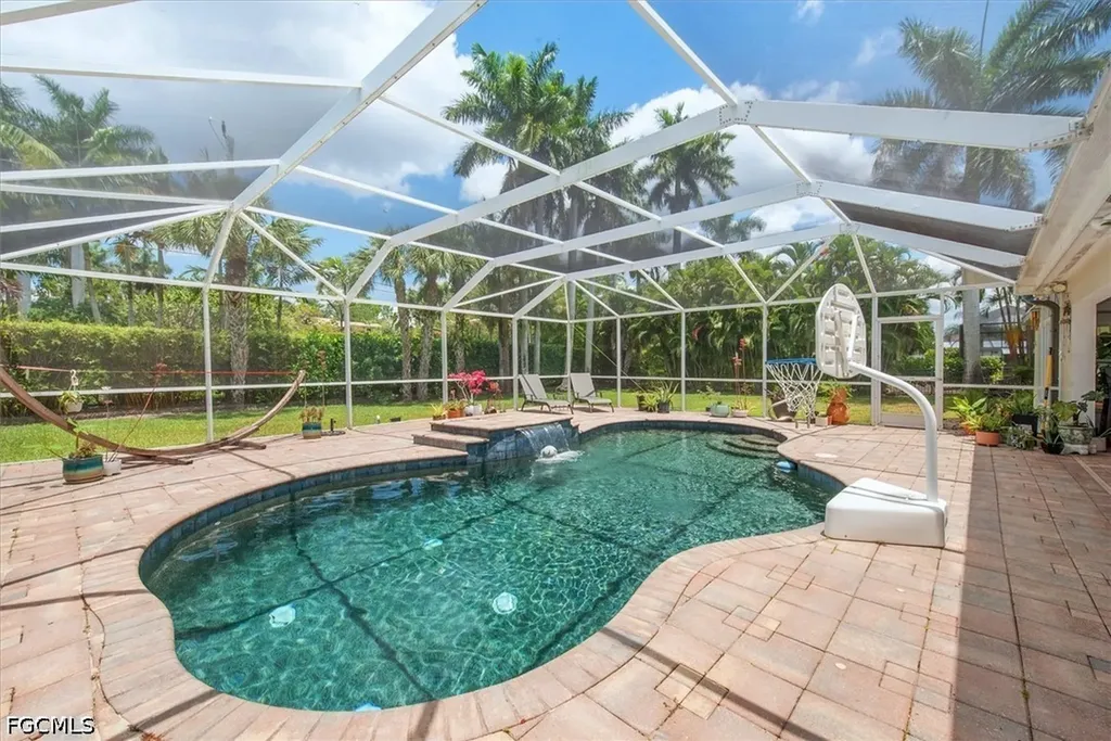 991 Aqua Lane Fort Myers FL 33919