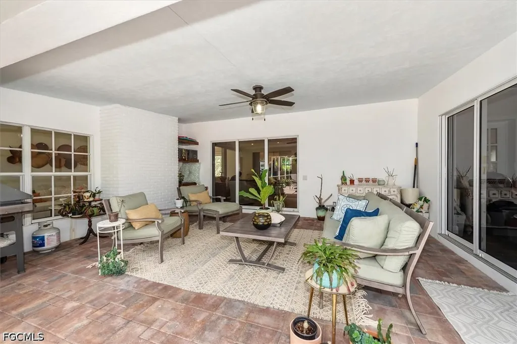 991 Aqua Lane Fort Myers FL 33919