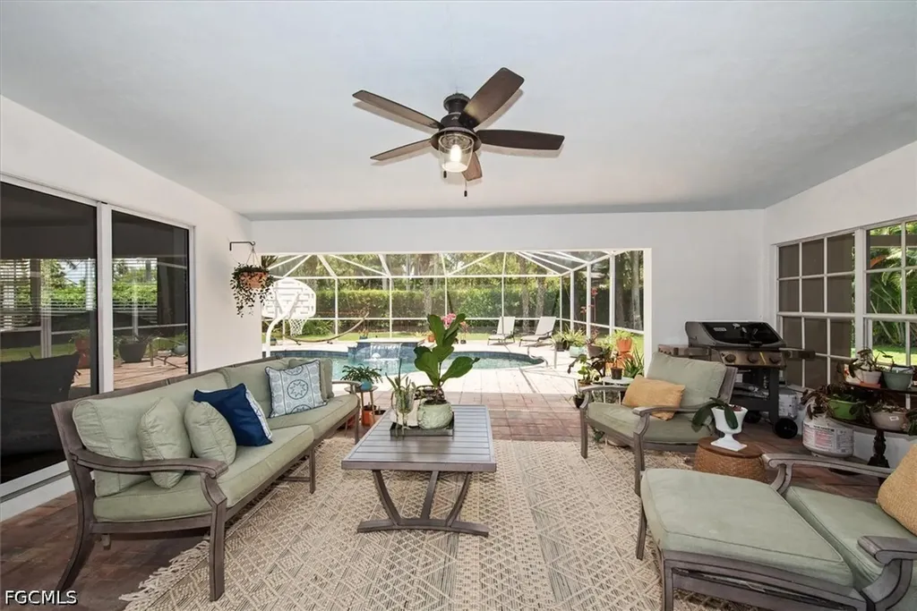991 Aqua Lane Fort Myers FL 33919