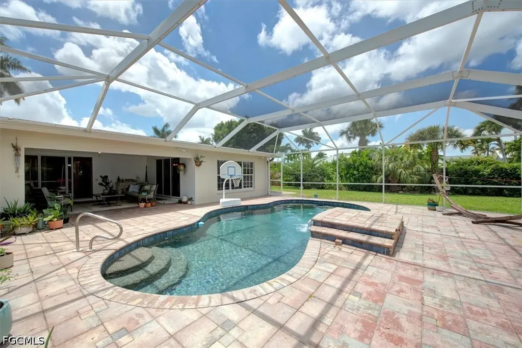 991 Aqua Lane Fort Myers FL 33919