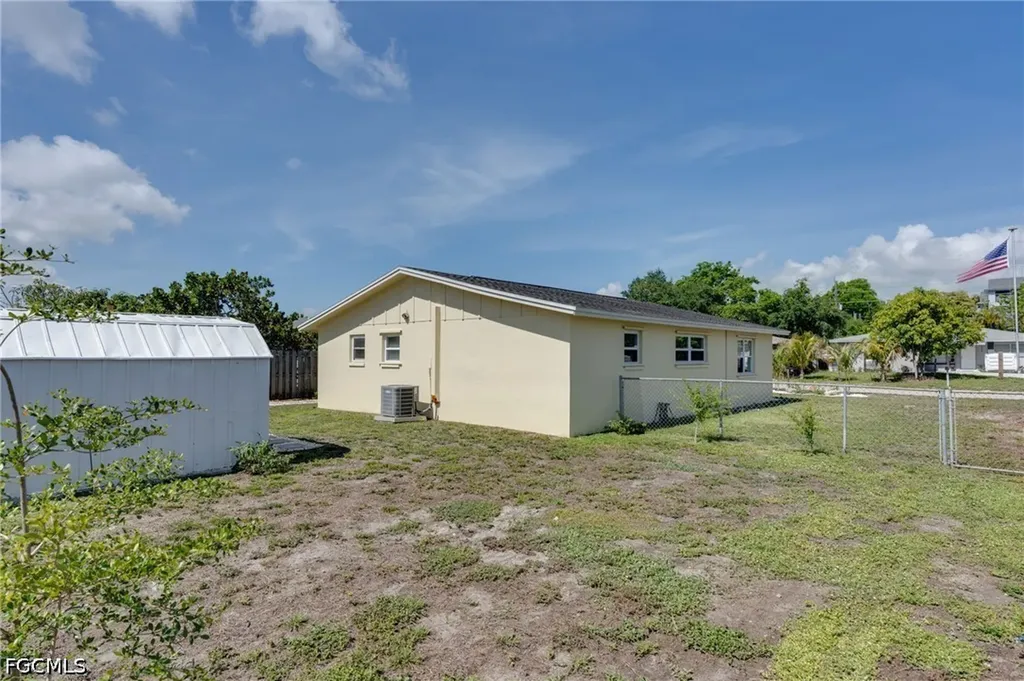 4855 West Drive Fort Myers FL 33907