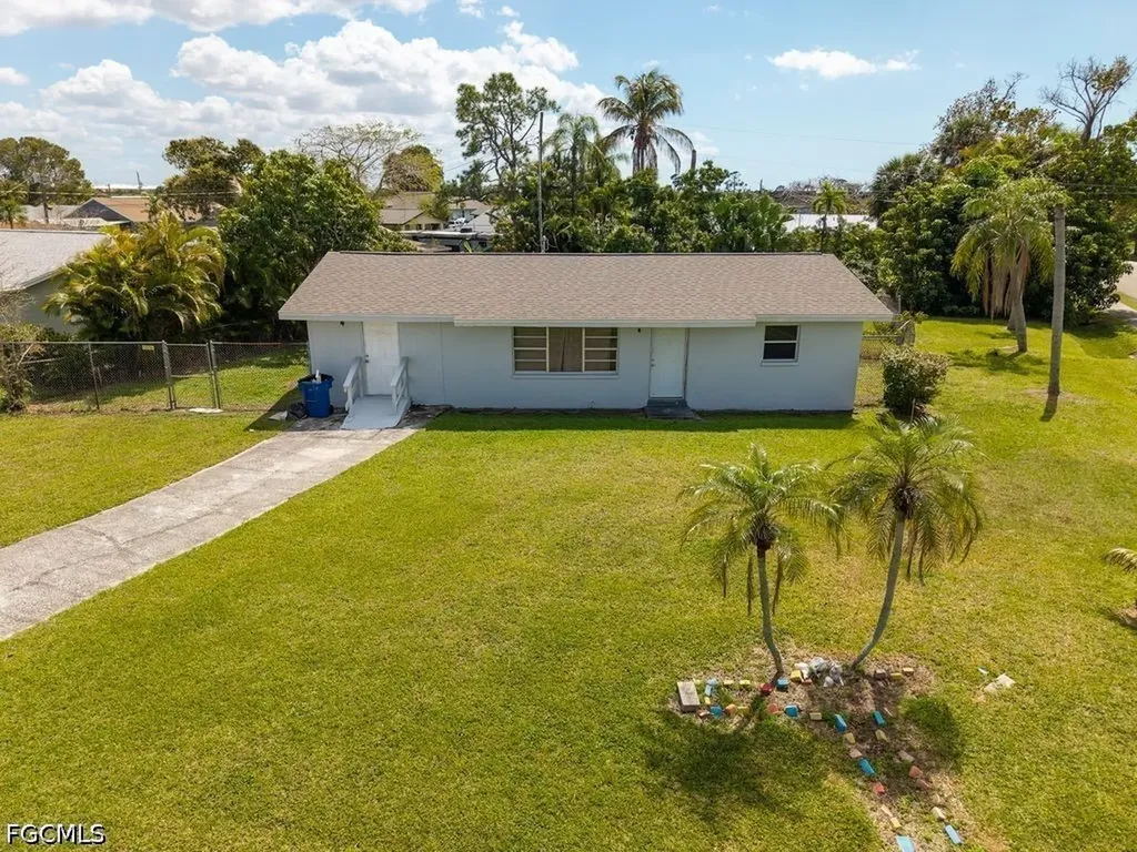 4631 New Haven Drive Fort Myers FL 33908
