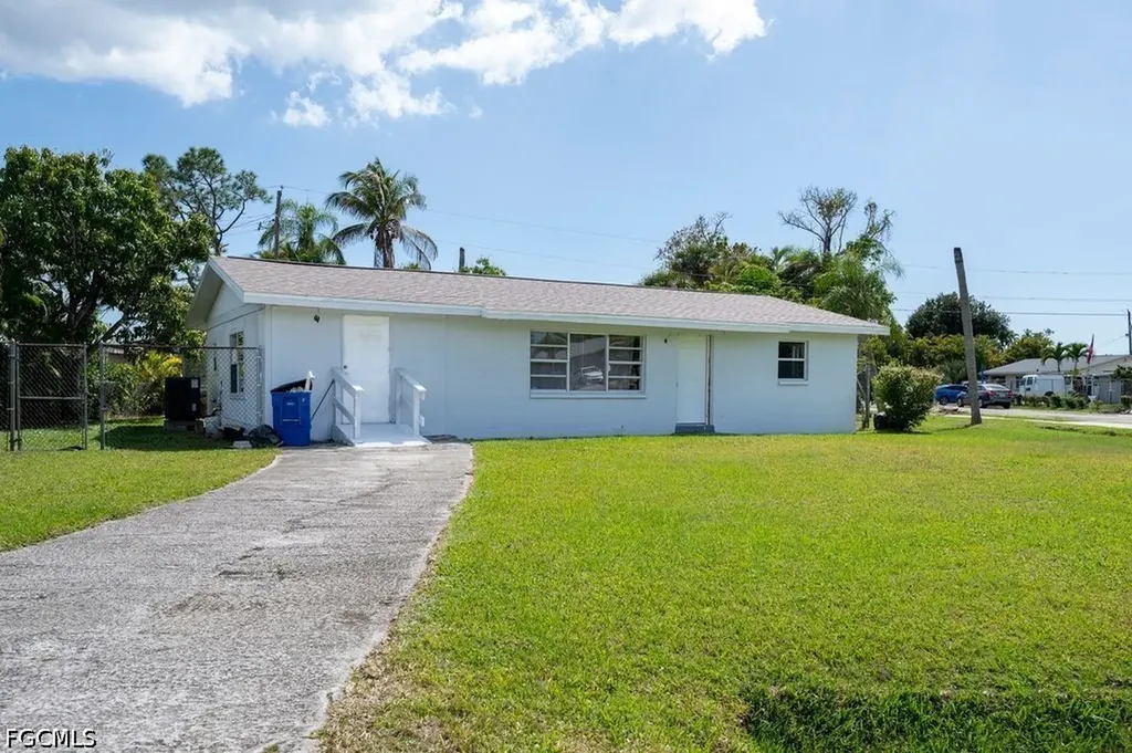 4631 New Haven Drive Fort Myers FL 33908