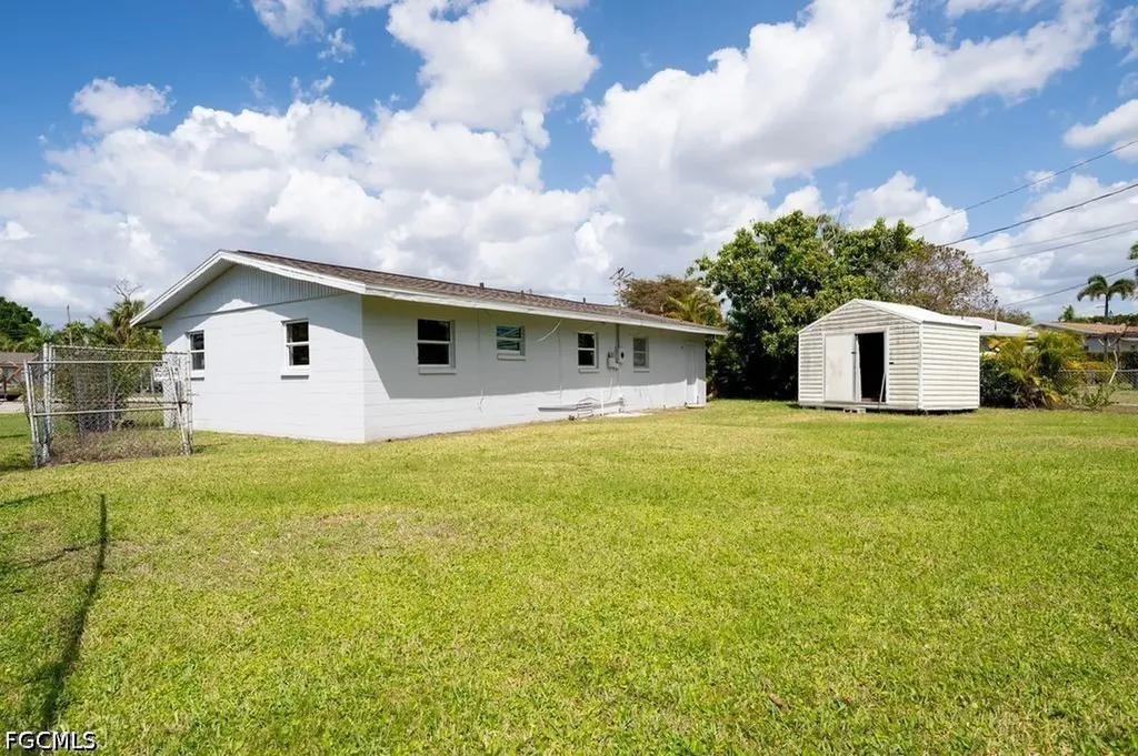 4631 New Haven Drive Fort Myers FL 33908