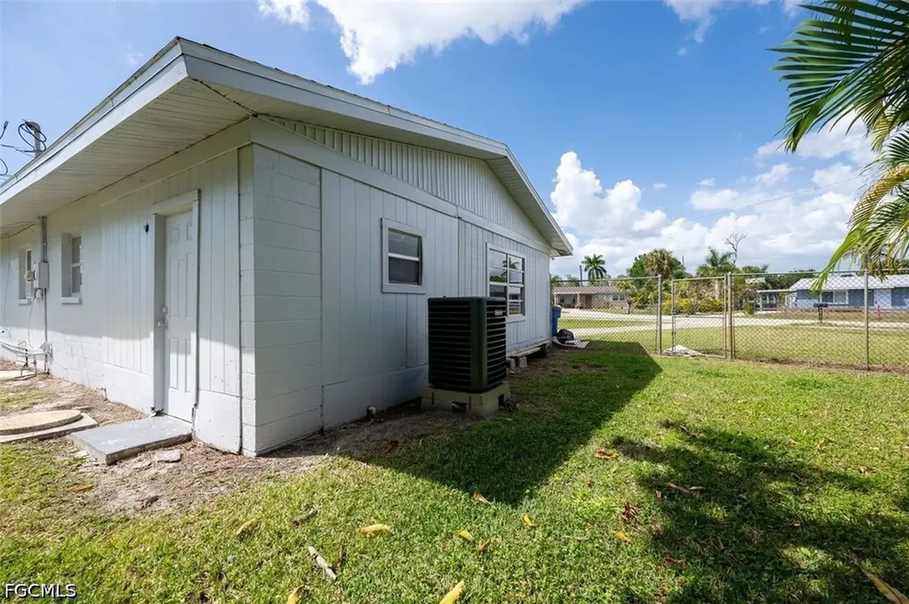 4631 New Haven Drive Fort Myers FL 33908