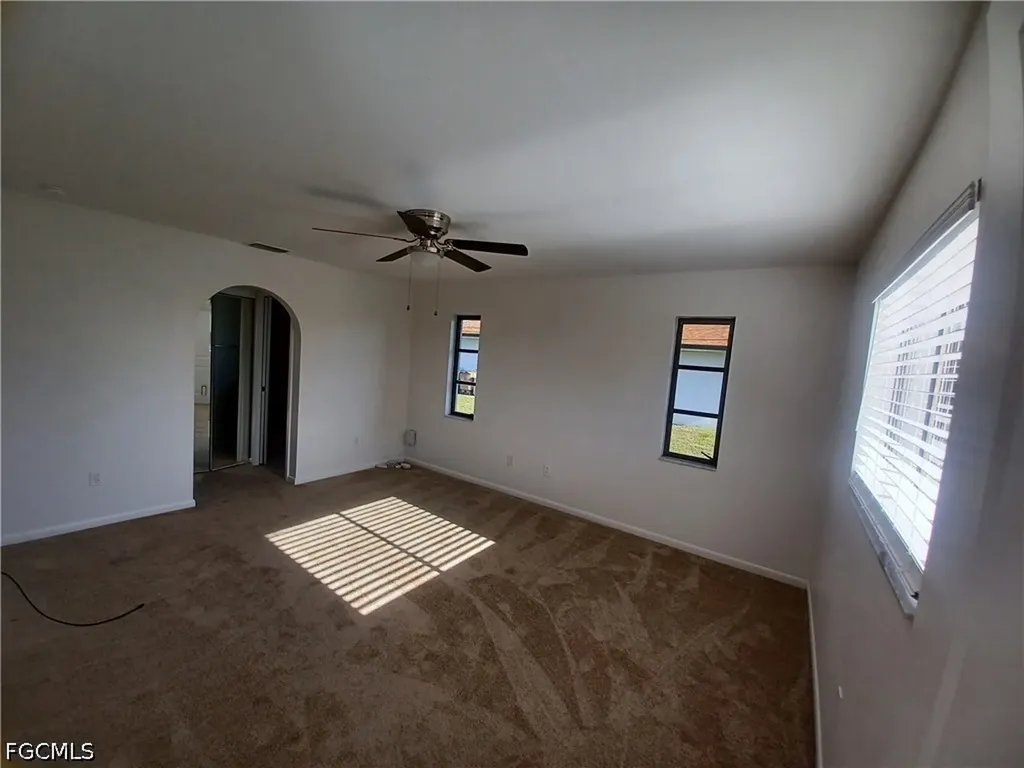3305 SW 7th Place Cape Coral FL 33914
