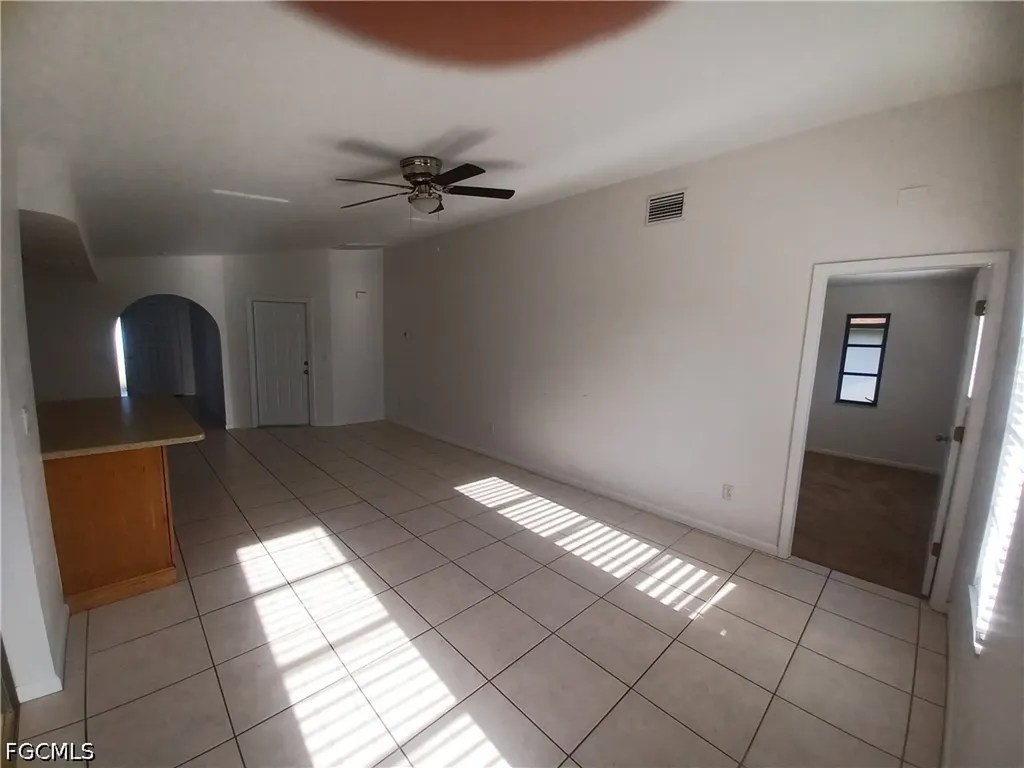 3305 SW 7th Place Cape Coral FL 33914