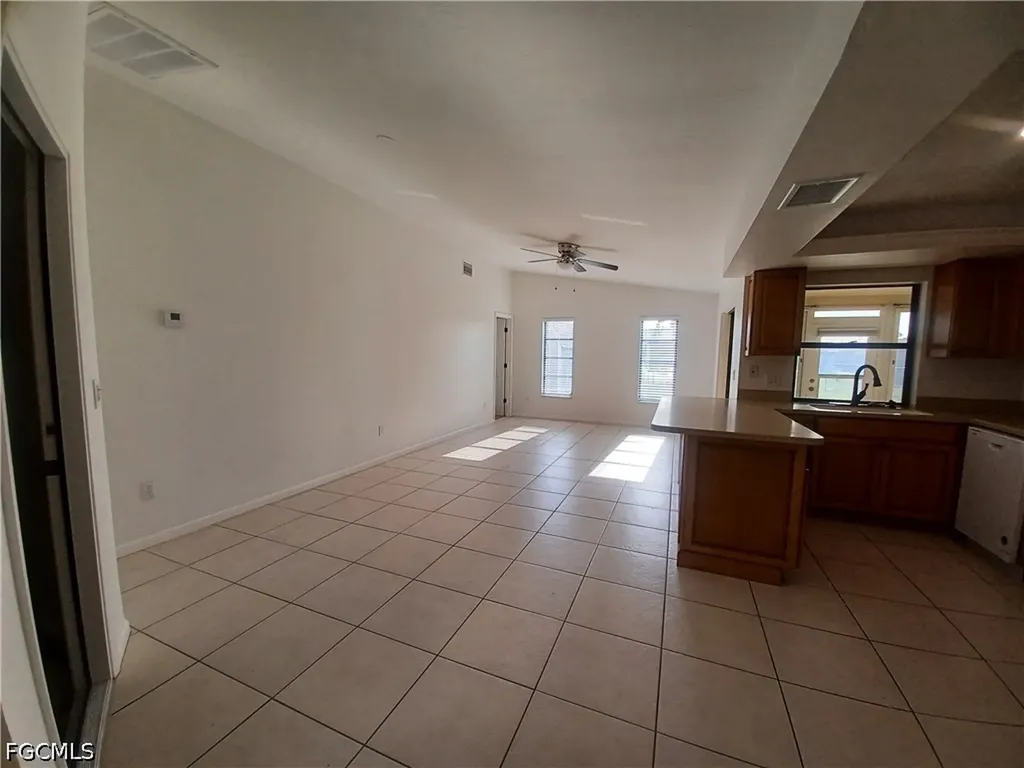 3305 SW 7th Place Cape Coral FL 33914