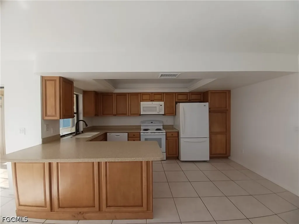 3305 SW 7th Place Cape Coral FL 33914