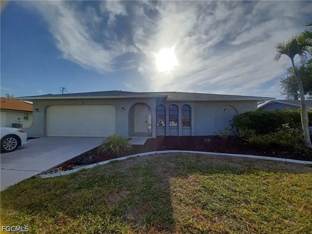 3305 SW 7th Place Cape Coral FL 33914