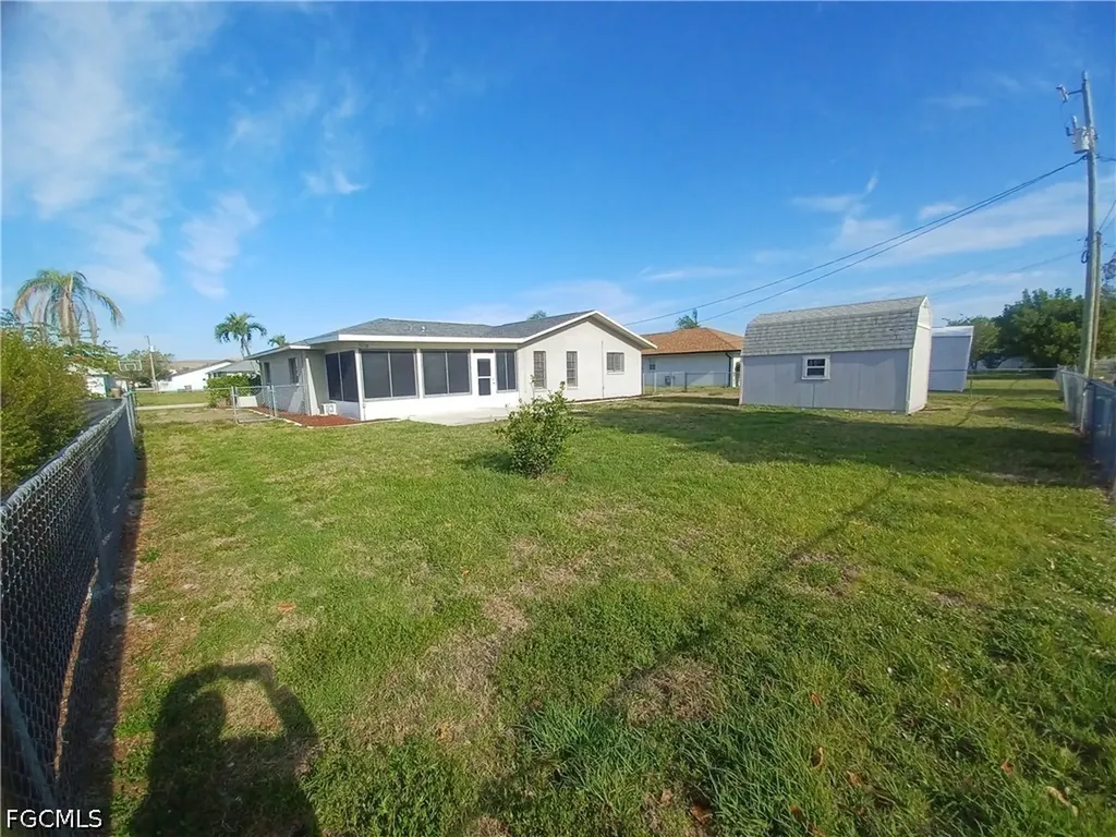 3305 SW 7th Place Cape Coral FL 33914