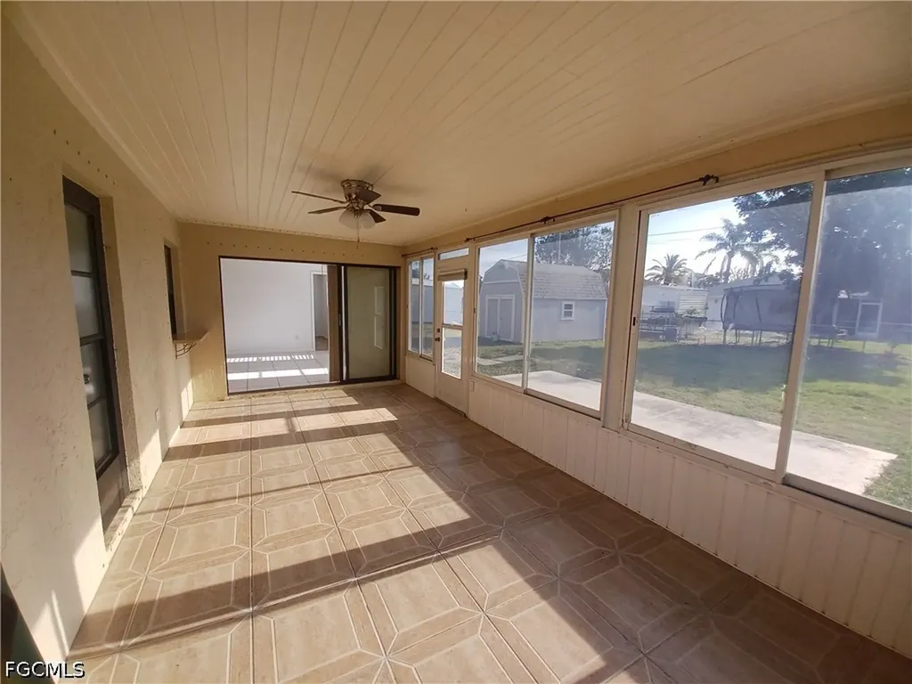 3305 SW 7th Place Cape Coral FL 33914