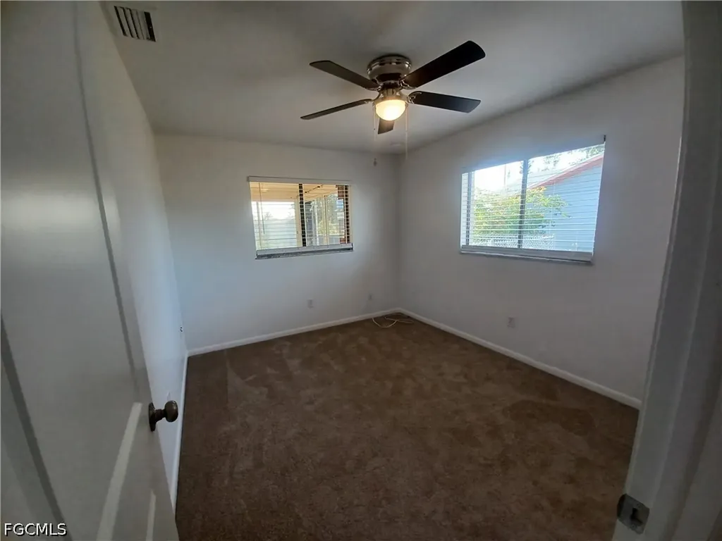 3305 SW 7th Place Cape Coral FL 33914