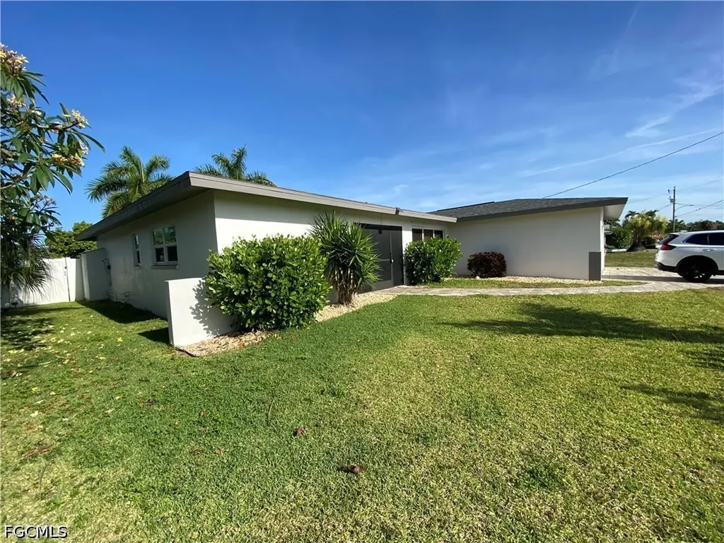 5156 Sunnybrook Court Cape Coral FL 33904