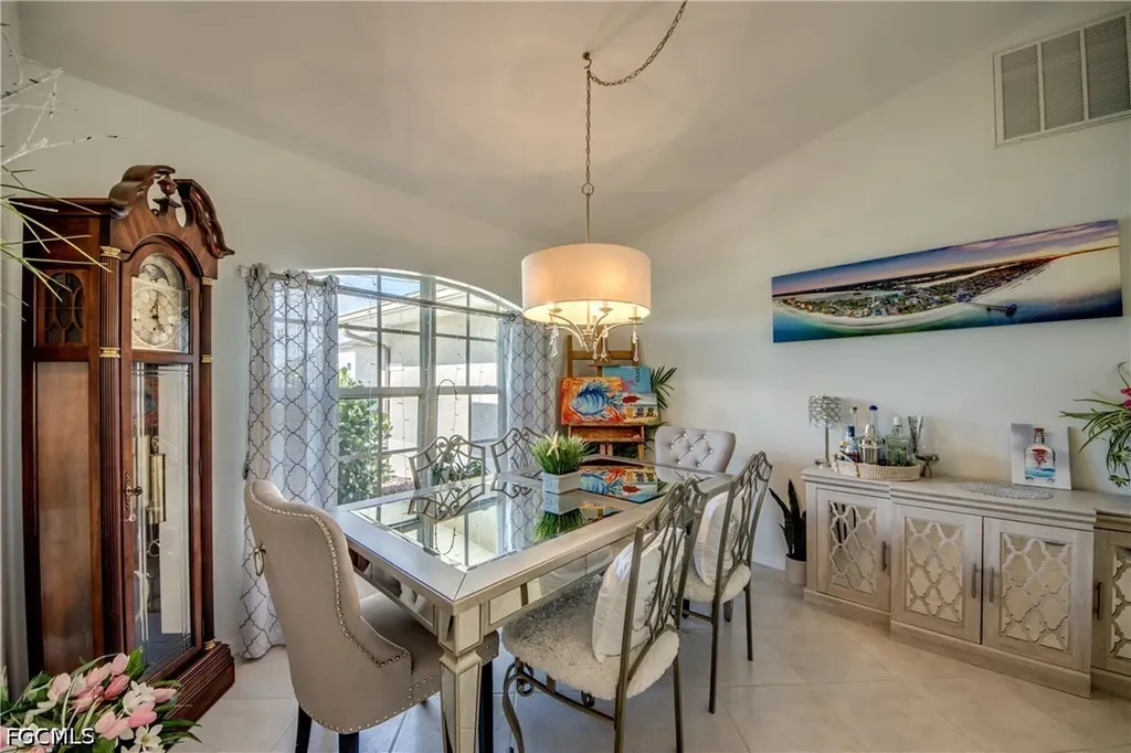 1621 NE 5th Terrace Cape Coral FL 33909