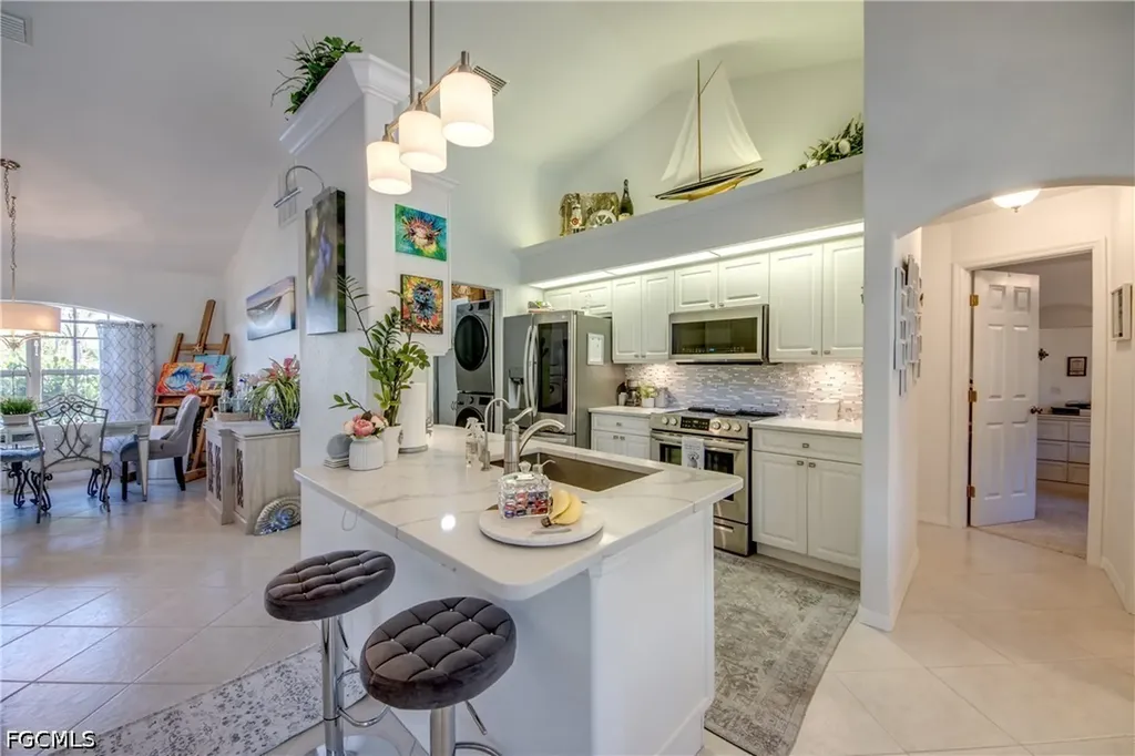 1621 NE 5th Terrace Cape Coral FL 33909