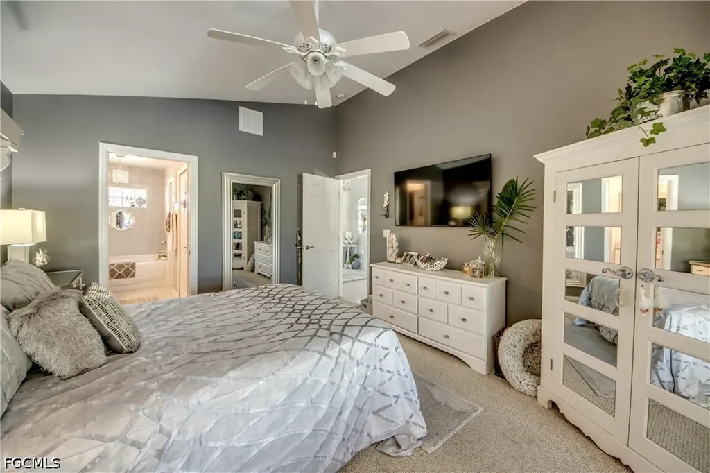 1621 NE 5th Terrace Cape Coral FL 33909