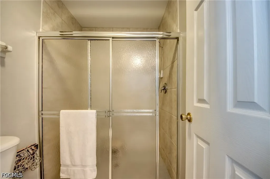 1621 NE 5th Terrace Cape Coral FL 33909