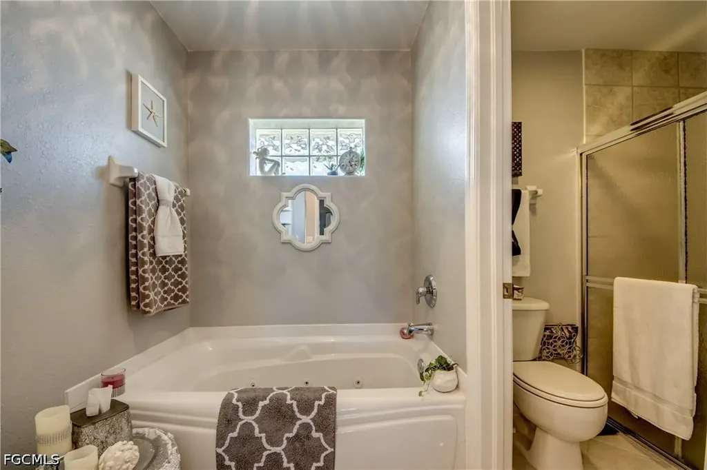 1621 NE 5th Terrace Cape Coral FL 33909