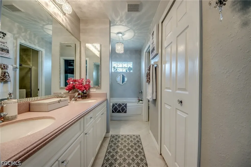 1621 NE 5th Terrace Cape Coral FL 33909