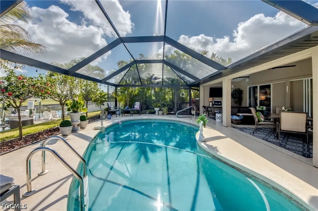 1621 NE 5th Terrace Cape Coral FL 33909